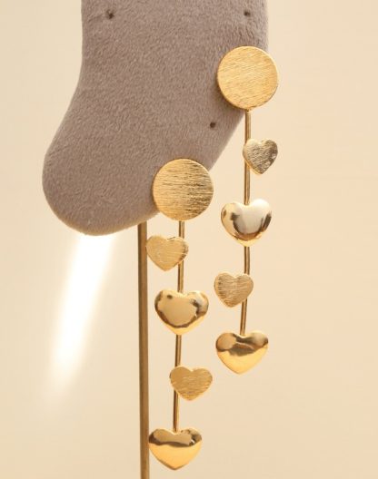 Aretes largos corazones