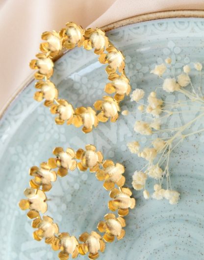 Aretes corona flores