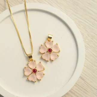Cadena flor corazones rosa