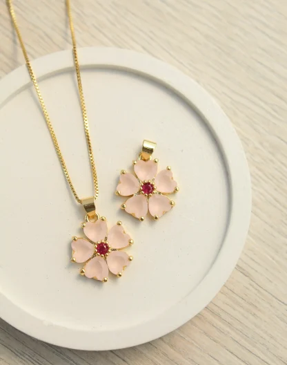 Cadena flor corazones rosa