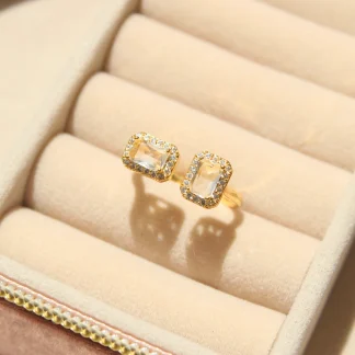 Anillo rectángulo abierto blanco