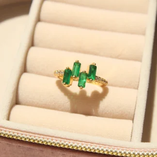 Anillo piedras verdes