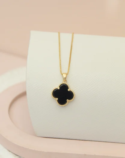 Cadena trébol negro